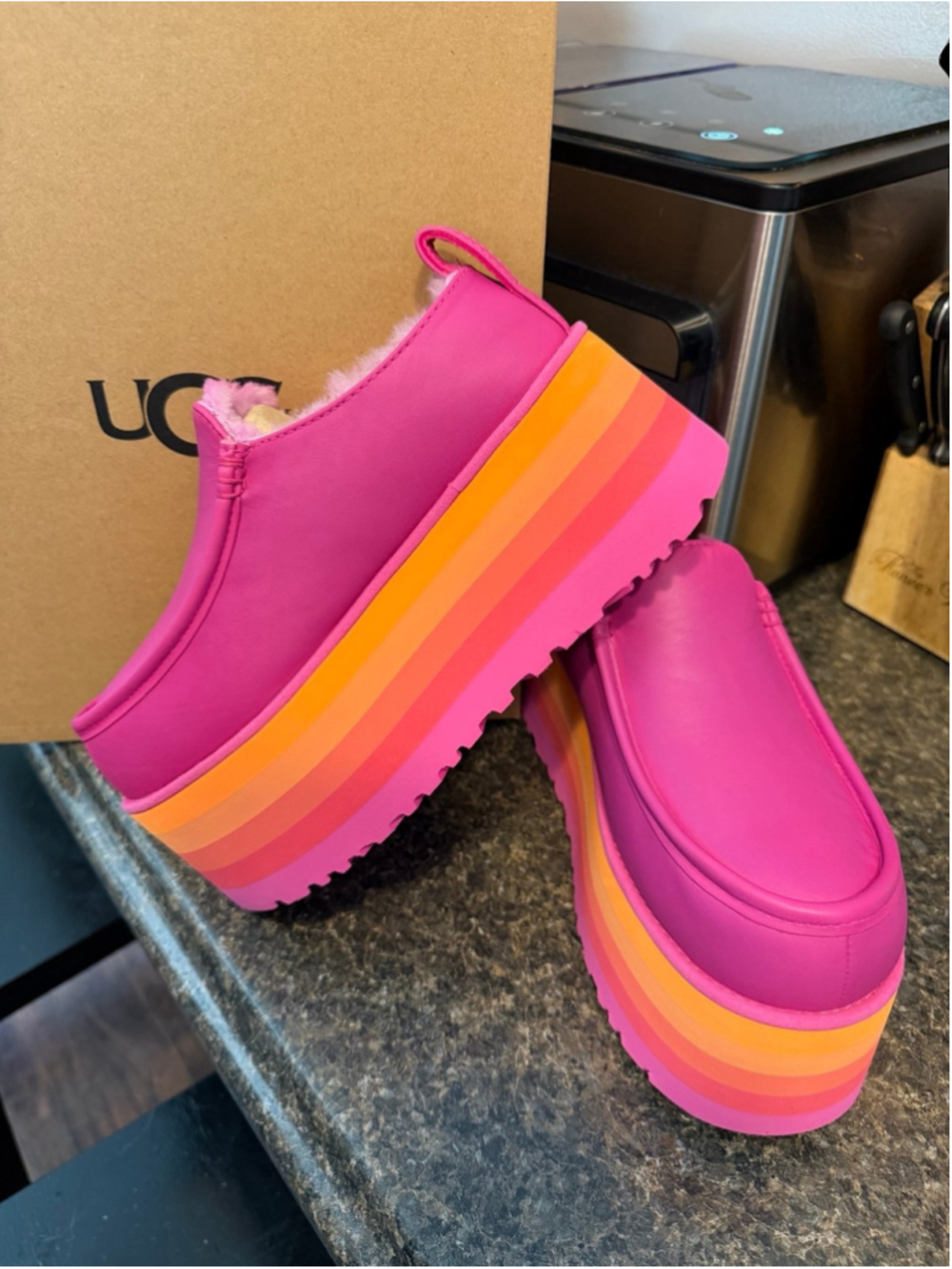 New UGG Women's URSEEN Platform Shoes in Raspberry Multi - Picture 2 of 9